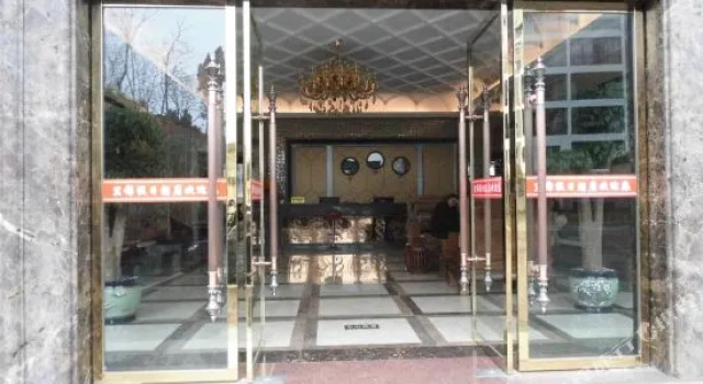 Lijin Holiday Hotel, Prenota Hotel Hotel a Chongqing Area con parcheggio, Parcheggio
