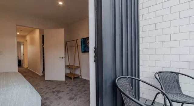 Downtown Bliss - 4-BR Retreat Amidst the Cityscape