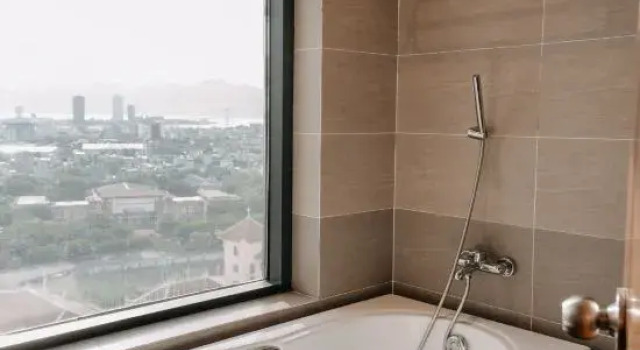 Beachfront Luxury 2 Bedroom Apartment by Villuxy, Prenota Appartamento Hotel a Da Nang con parcheggio, Parcheggio