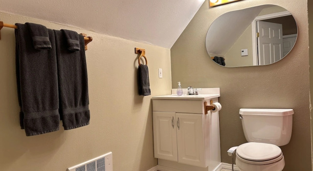 Коттедж с 5 комнатами Riverwood Lodge 5 Bedroom Home by NW Comfy Cabins by RedAwning