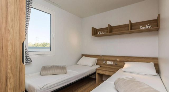 Mobile House F&L