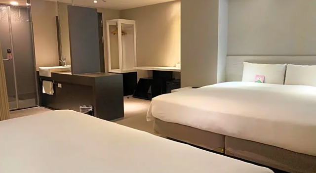 Четырёхместный номер Superior Wholesome Hotel