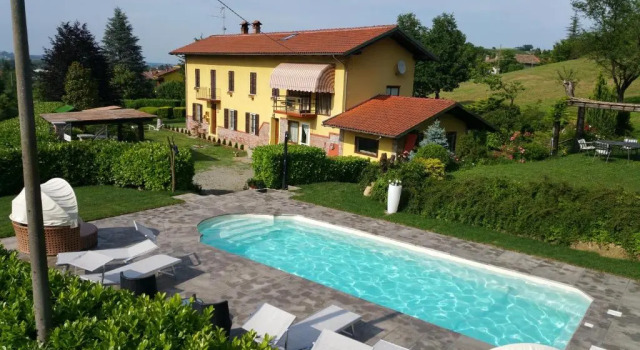 B&B Che Piasì, Book Hotel Hoteller i Monferrato med parkering, Parkering