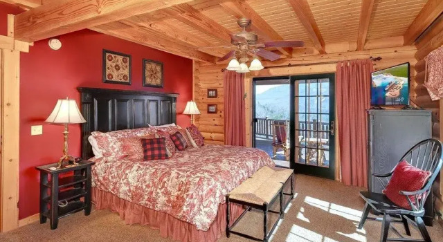 Among The Clouds - 4 Br cabin by RedAwning