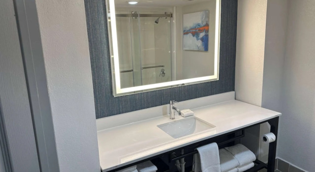 Номер Premier La Quinta by Wyndham Birmingham Homewood