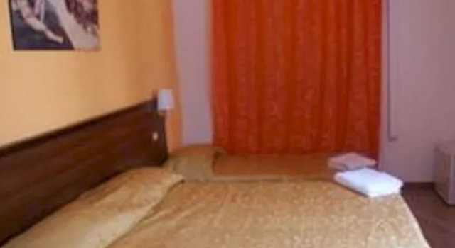 Romina Rooms