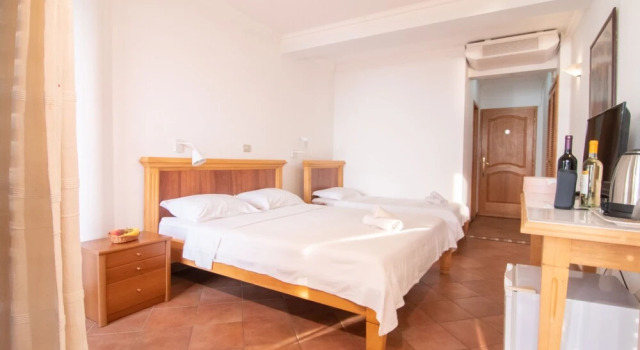Apartments and Rooms Levantin Inn, Забронировать Апартаменты/квартира Отели Свети-Стефан с бассейном, рядом с Пляж Црвена Главица, Бассейн