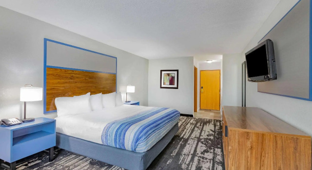 Двухместный номер AmericInn by Wyndham Pella