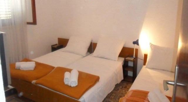Ivope - With Great View - A1, Rezerwuj Hotel Hotele w Split-Dalmatia County z parkingiem, Parking