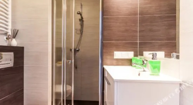 The Secret Garden Apartment Jozefa, Забронировать Апартаменты/квартира Отели Кракова с завтраком, рядом с Церковь Святого Франциска Ассизи, Завтраки