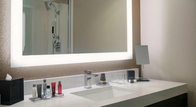 Четырёхместный номер Standard Chicago Marriott Southwest at Burr Ridge
