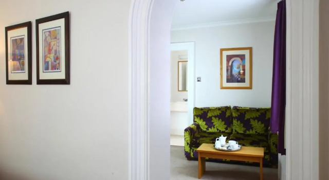 Полулюкс The Chequers Hotel
