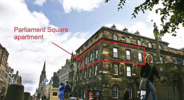 Parliament Sq apt 12 Royal Mile, Забронировать Отель Старый город Эдинбург, рядом с Национальный музей Шотландии