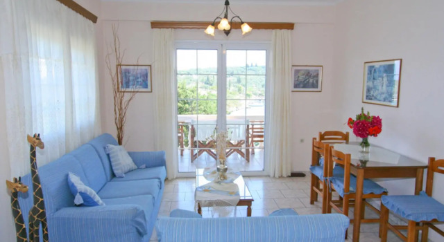 Dolphin House by the sea, Book Hotel Hotels in Paxoi with a Pool, Swimming Pool