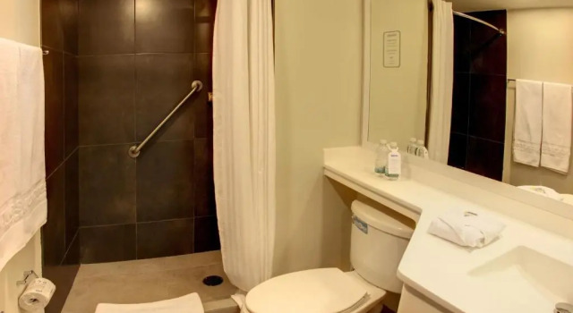Четырёхместный номер Standard City Express by Marriott La Paz