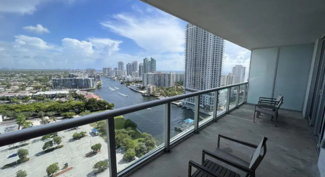 Апартаменты 23rd floor Luxury & Spacious BeachWalk Resort Apartment with Amazing View