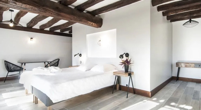 Jardin des Sens, Book Bed and Breakfast Éguilly Burgund