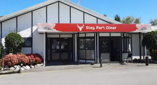 Stag Park Accommodation, Забронировать Мини-отель Мини-отели Lake Taupo, Мини-отель