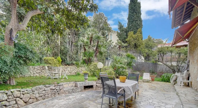 Вилла IMMOGROOM - Villa in the city center with terrace- garden
