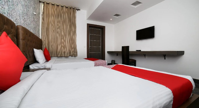 Hotel Pine By OYO Rooms, Забронировать Отель Отели Нью-Дели 3 звезды, 3*