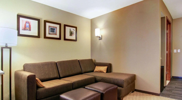 Четырёхместный люкс Comfort Suites Carlsbad