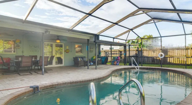 Коттедж 6 Mi to Clearwater Beach: Home w/ Furnished Lanai