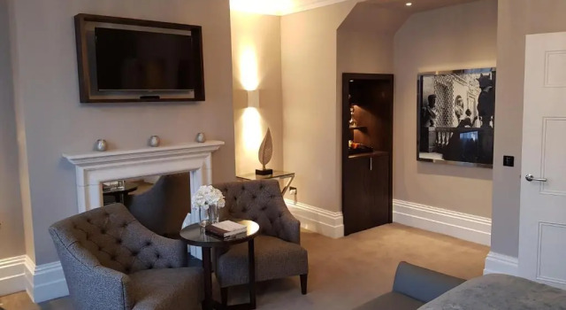 One Warwick Park Hotel