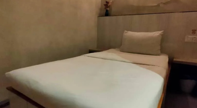 OYO 90114 Home Rest Hotel, Varaa Hotelli Hotellit Johor pysäköinnillä, Pysäköinti