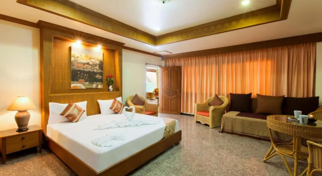 Номер Deluxe Royal Prince Residence, Patong Beach