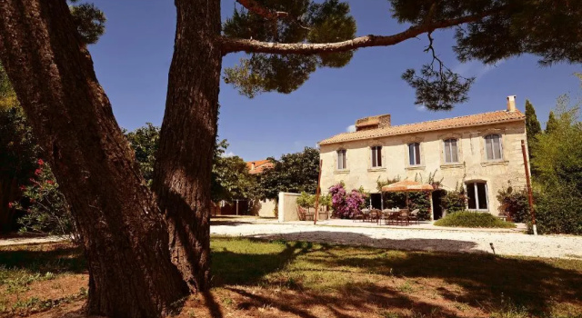Maison Tara Verte Au Mas Montredon, Rezervasyon Bed and Breakfast Arles otoparklı oteller, Otopark