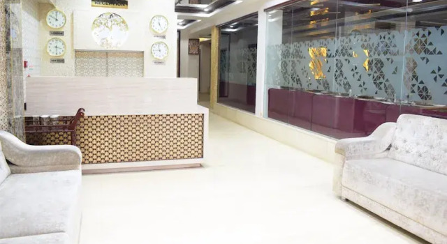 Hotel Naveen Continental @ 2Minutes Walk From Zero Road Bus Stand, Забронировать Отель Отели Аллахабад 3 звезды, 3*