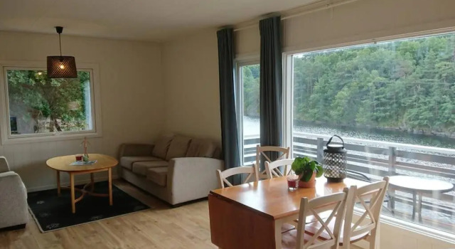 Коттедж Rolig og idyllisk, men sentralt i Kristiansand