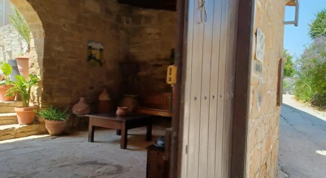 2 Bedrooms Apartment Vrakas House