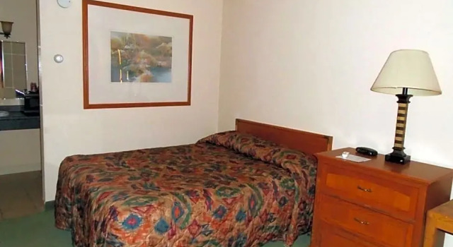 Номер Standard Arrowhead Inn