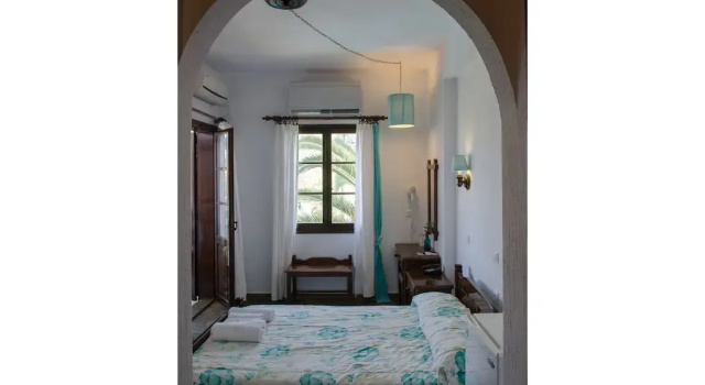 Elli Hotel