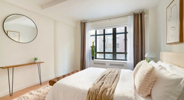 52-3de Newly Renovated 2BR BTH Midtown East, Забронировать Апартаменты/квартира Мидтаун-Ист Нью-Йорк, рядом с Ортопедический центр Лангон при Университете Нью-Йорка