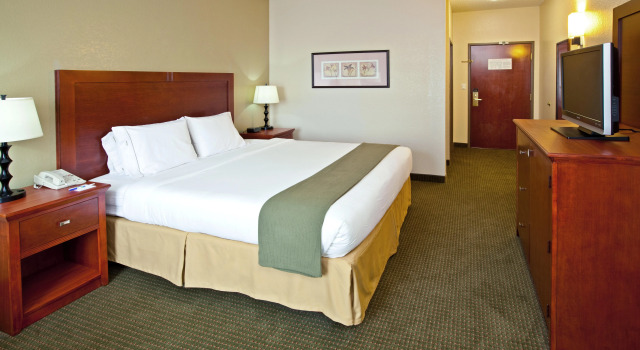 Holiday Inn Express Hotel & Suites Bedford, Rezerwuj Hotel Bedford Indiana