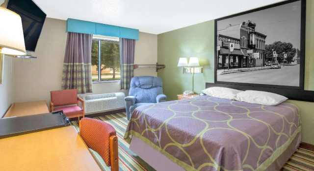 Двухместный номер Standard Super 8 by Wyndham Champaign