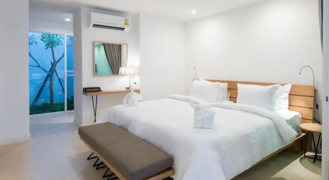 Люкс с видом на бассейн SEAnery Beach Resort