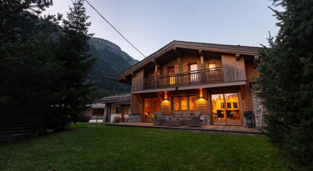 Chalet Emma, Забронировать Шале Виллы Овернь-Рона-Альпы, Вилла