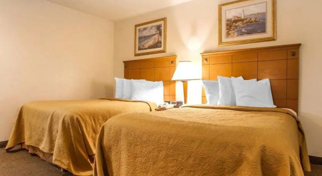 Шестиместный номер Standard Rodeway Inn Point Pleasant Beach