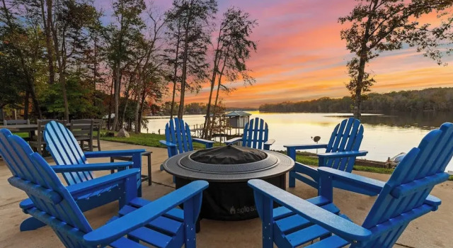 Коттедж Sunset Pointe by Avantstay Waterfront, Beach, Fire Pit Sleeps 14 5bdr 4BA