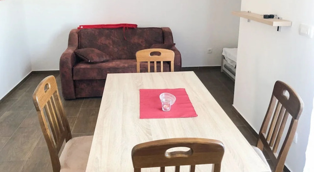 Apartments Dobrivoje, Varaa Huoneisto Hotellit Kvarner Islands uima-altaalla, Uima-allas