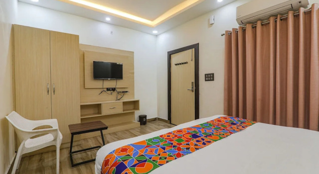 Fabhotel Sky Awadh