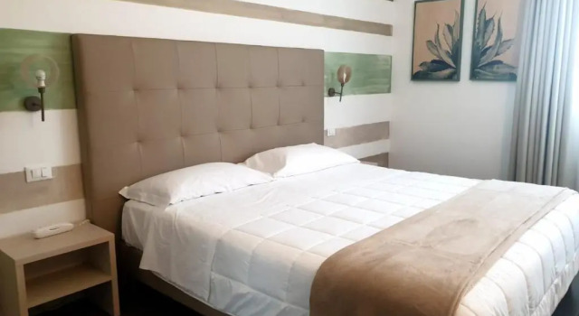 Hotel Grel, Забронировать Отель Отели Кьярамонте-Гульфи с парковкой, Парковка