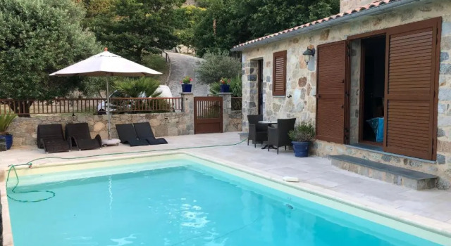 CHAMBRES DHOTES CORSE, Book Hotel Hoteller i Venaco med pool, Swimmingpool