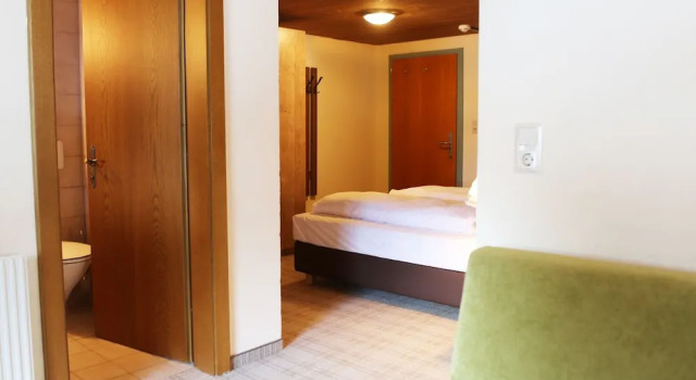 Семейный номер Standard с балконом и с видом на горы Gasthof Pension Madseiterhof
