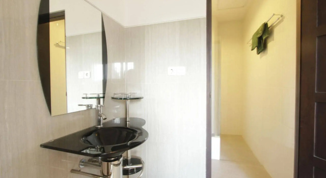Alit Beach Resort and Villas, Buchen Sie Aparthotel Hotels in Bali mit Pool, Schwimmbad