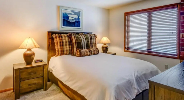 Bear Claw 208 - Bear Claw II Building, Book Hotel Hoteller i Steamboat Springs med pool, nær Thunderhead Express, Swimmingpool