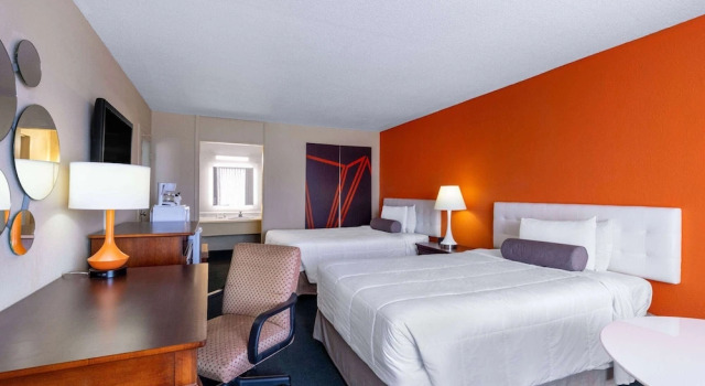 Номер Standard Howard Johnson by Wyndham Salem Hotel & Conference Center